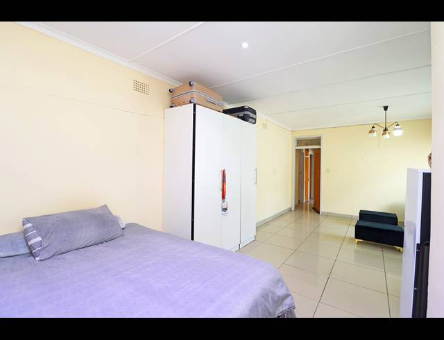 6 BEDROOM HOUSE FOR SALE IN WESTDENE